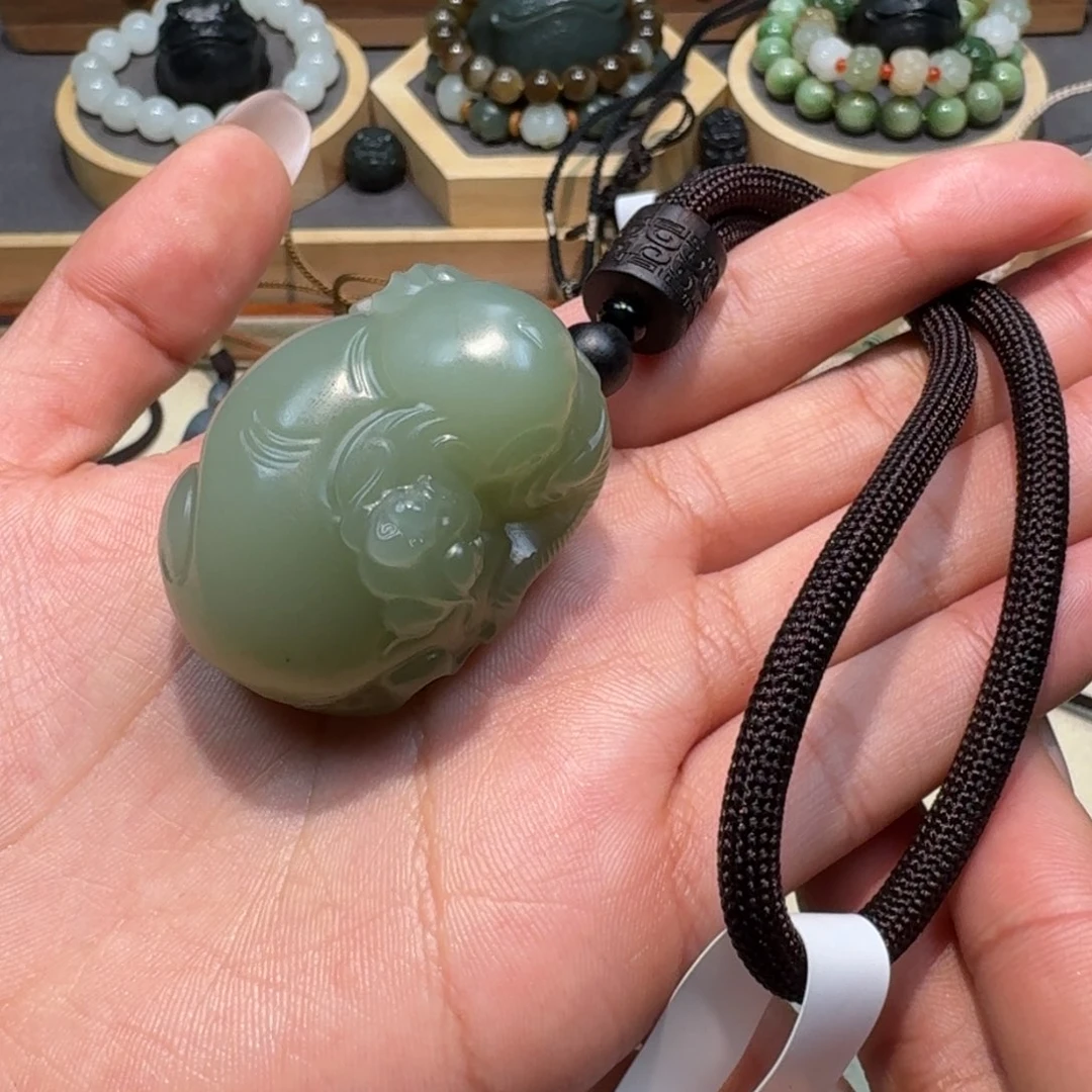 和田玉颈饰未镶嵌