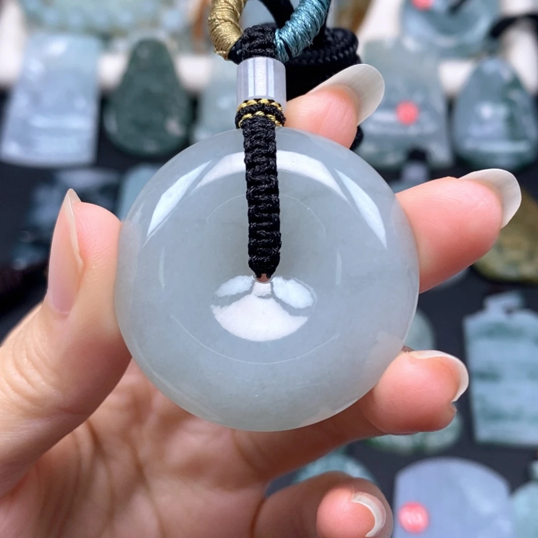 翡翠未镶嵌颈饰平安扣
