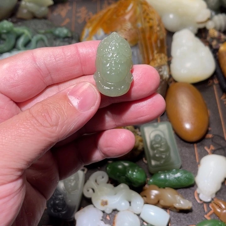 和田玉未镶嵌吊坠(不含链)