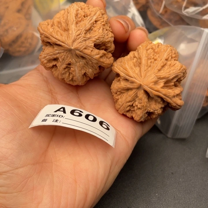 文玩核桃吊坠核桃