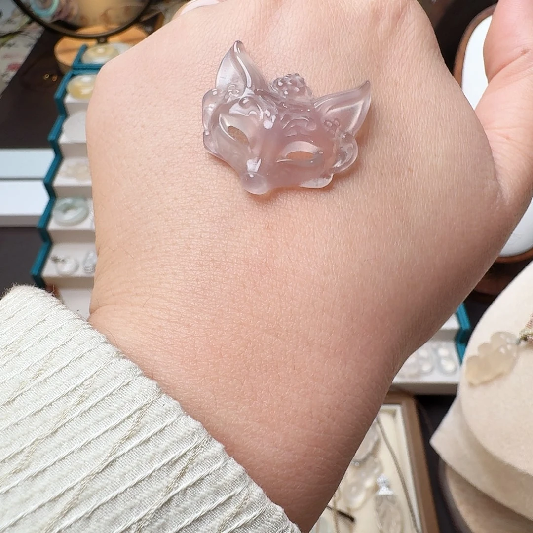 ঞ****玛瑙/玉髓未镶嵌颈饰