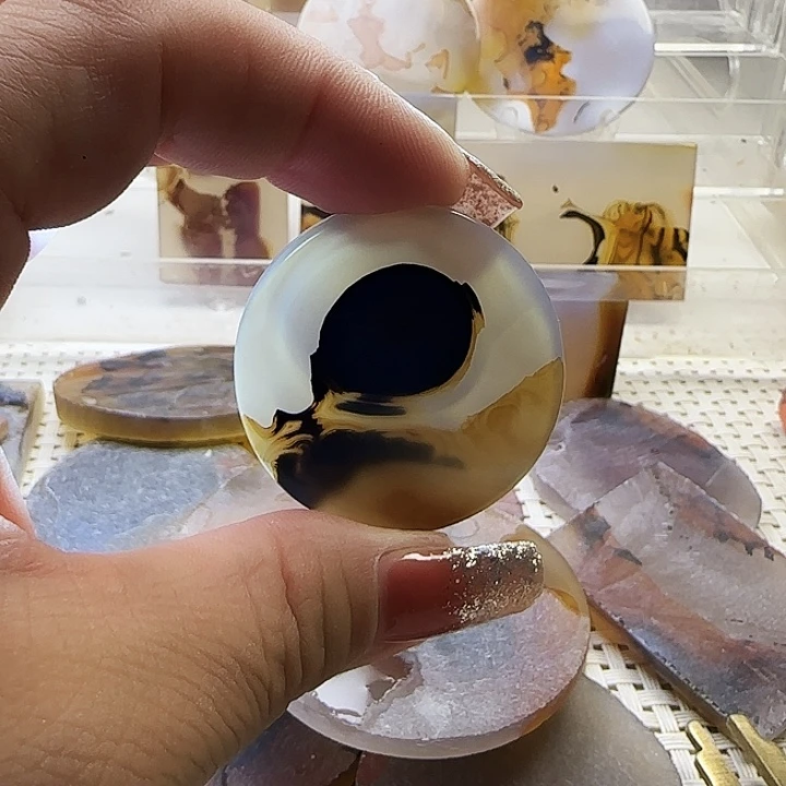 玛瑙/玉髓未镶嵌珠宝奇石