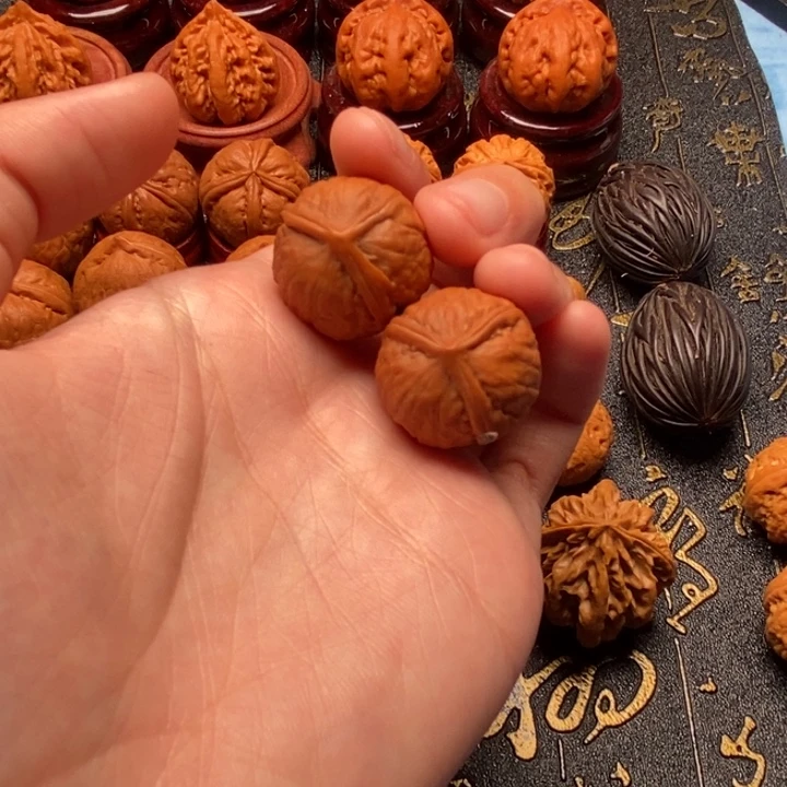 阿***呆文玩核桃吊坠三棱