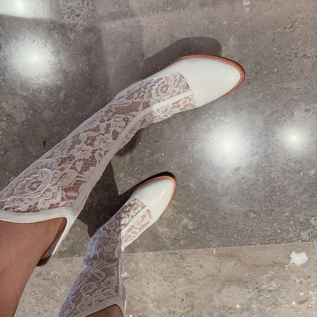 DOUWU【美腿神器】白色镂空花朵中筒靴鞋子XZ13385