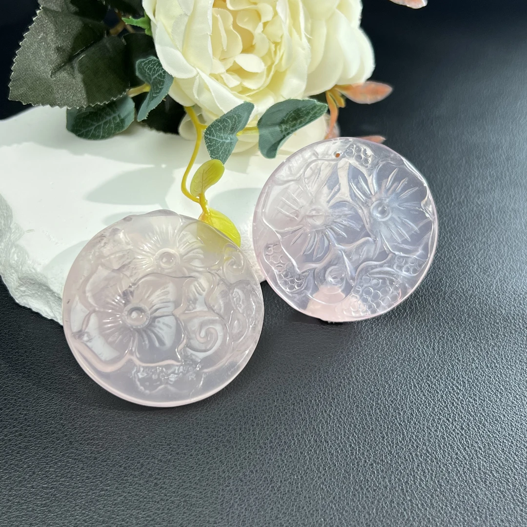 【铭记珠宝】粉水晶圆牌吊坠5-DM47L155【多样性发一件】约46mm+带绳