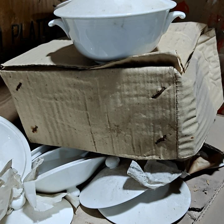 摆件陶瓷盘子碗啥都有