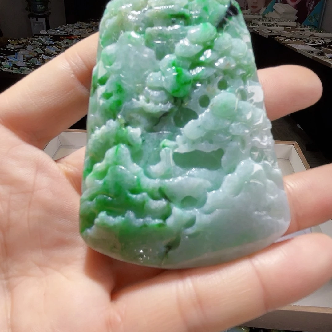 颈饰未镶嵌翡翠一