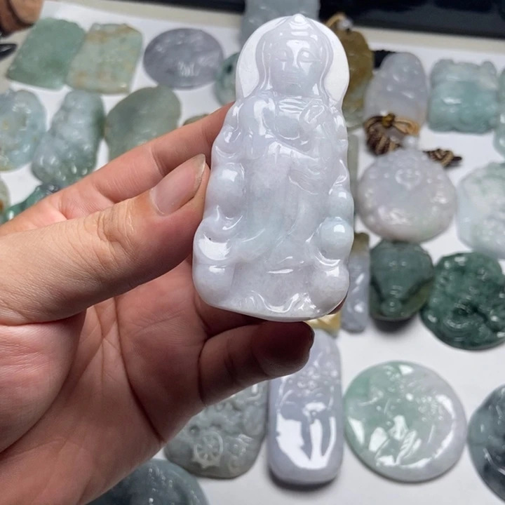 翡翠未镶嵌颈饰站观音40