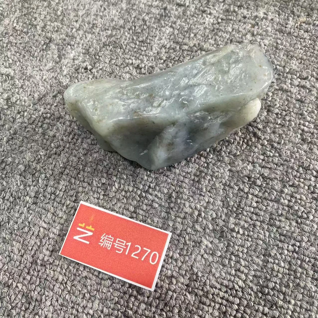 新疆玉料原石发一件编号1270