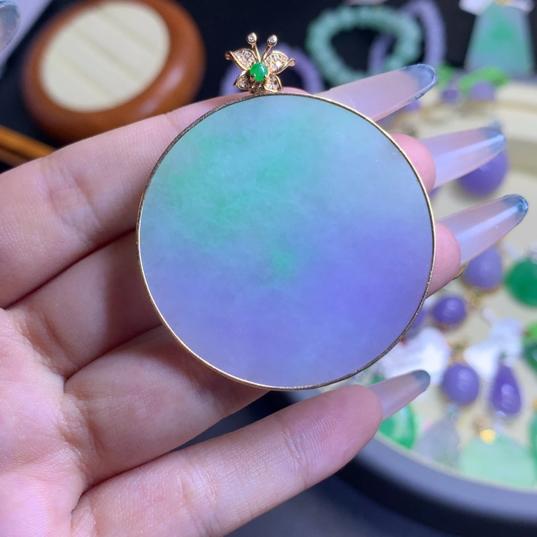 颈饰18K金镶嵌翡翠天然