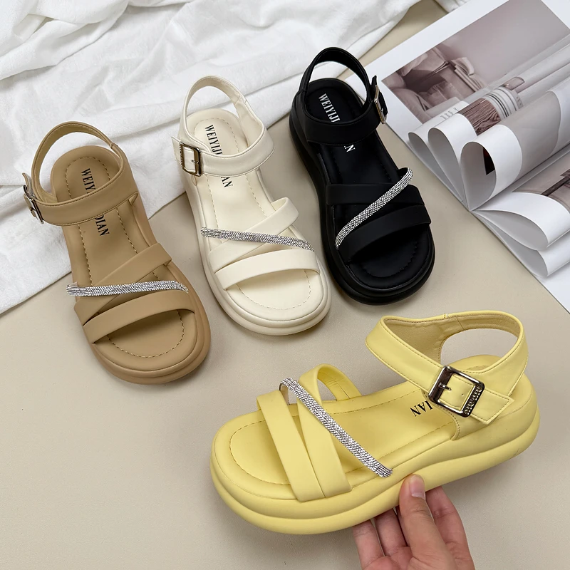 厚底超火洋气一字带时装凉鞋女2025夏季新款配裙露趾软底沙滩凉鞋