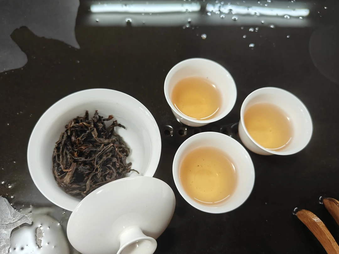 重韵蜜兰香花香明显