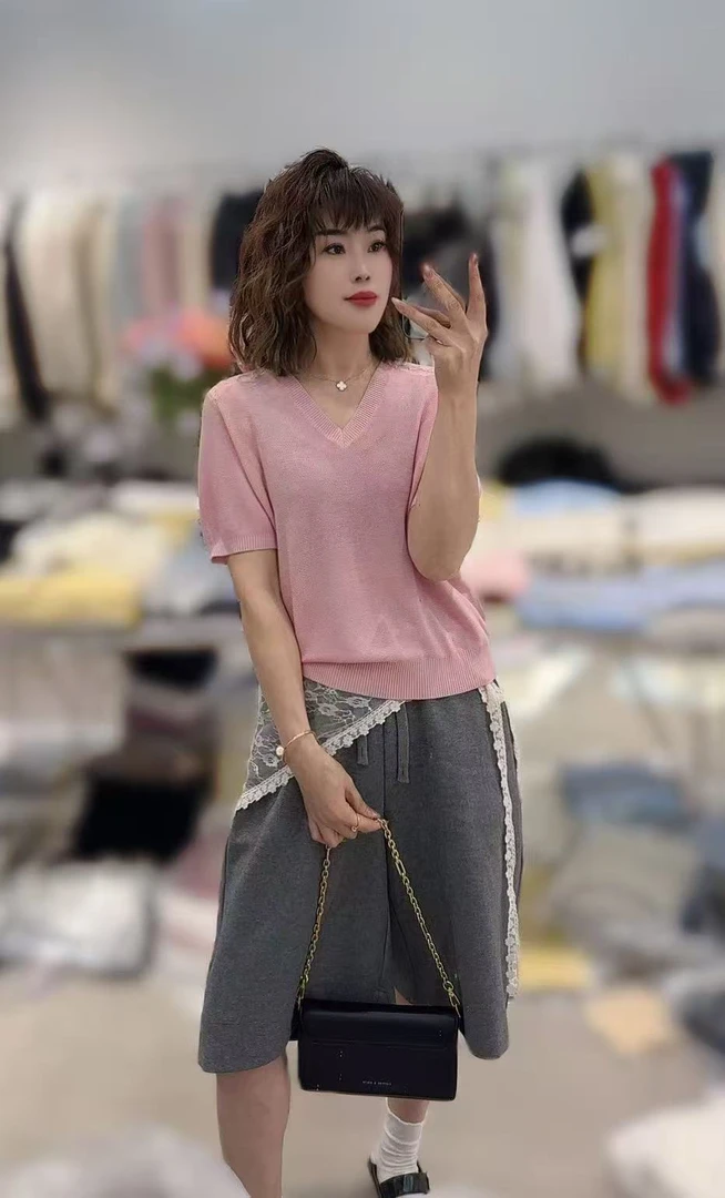 欧洲站乌衣轩夏季新款V领肩膀蕾丝针织短袖女