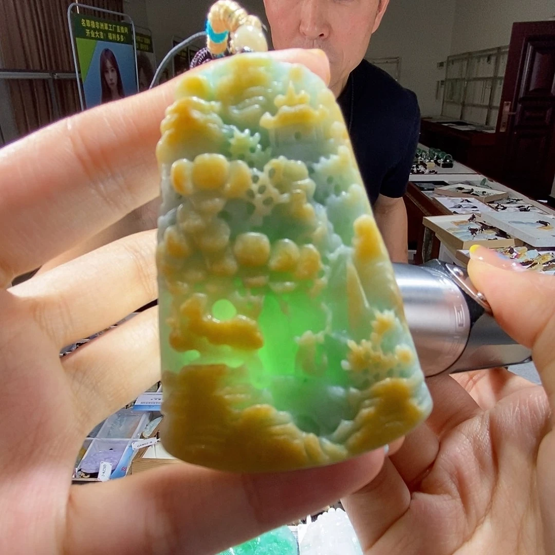 翡翠未镶嵌颈饰翡翠