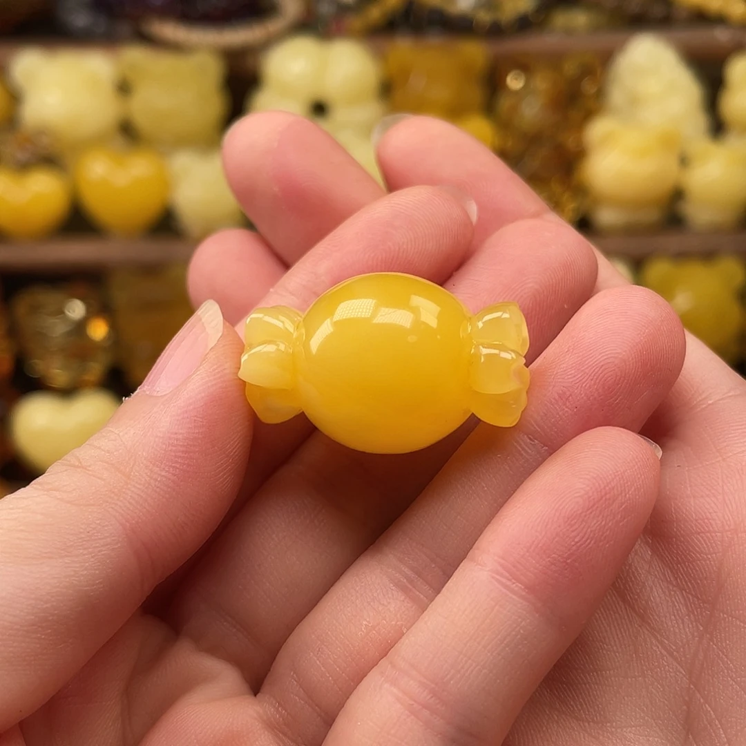 未镶嵌琥珀珠宝奇石周****.