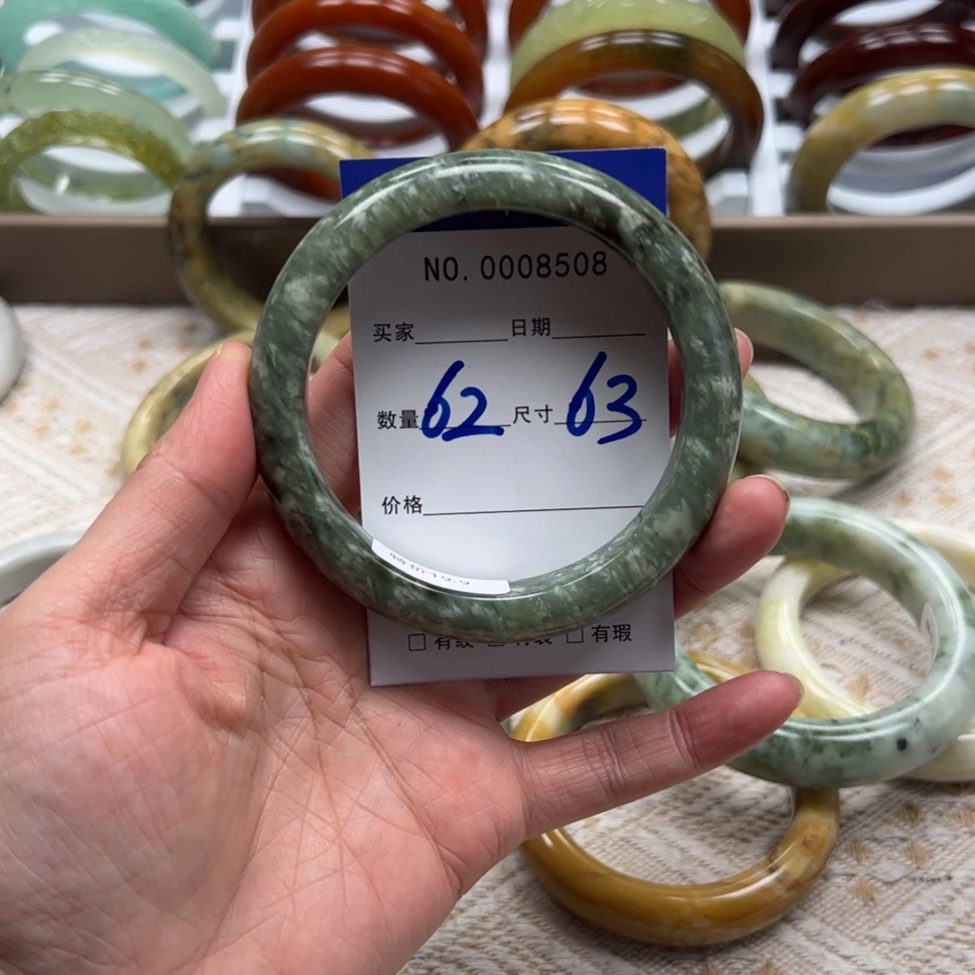 慧***蛇纹石玉未镶嵌手镯