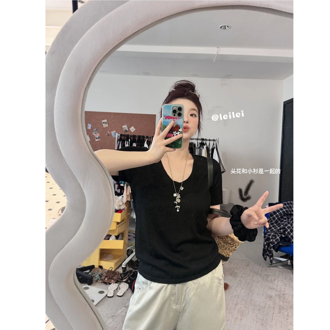 晶咕【盛夏多巴胺】法式大U领纯色正肩短袖针织上衣