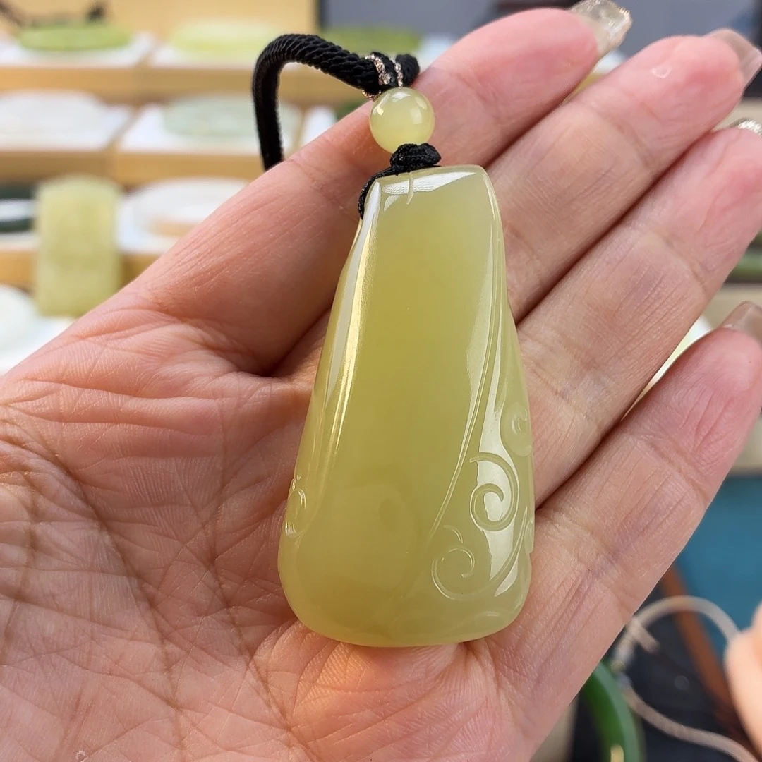 和田玉未镶嵌吊坠(赠链)若羌冰黄口风声水起挂件