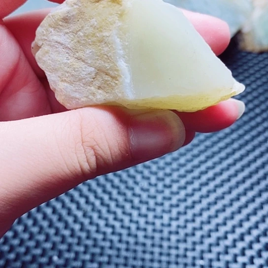和田玉（糖玉）未镶嵌珠宝半成品