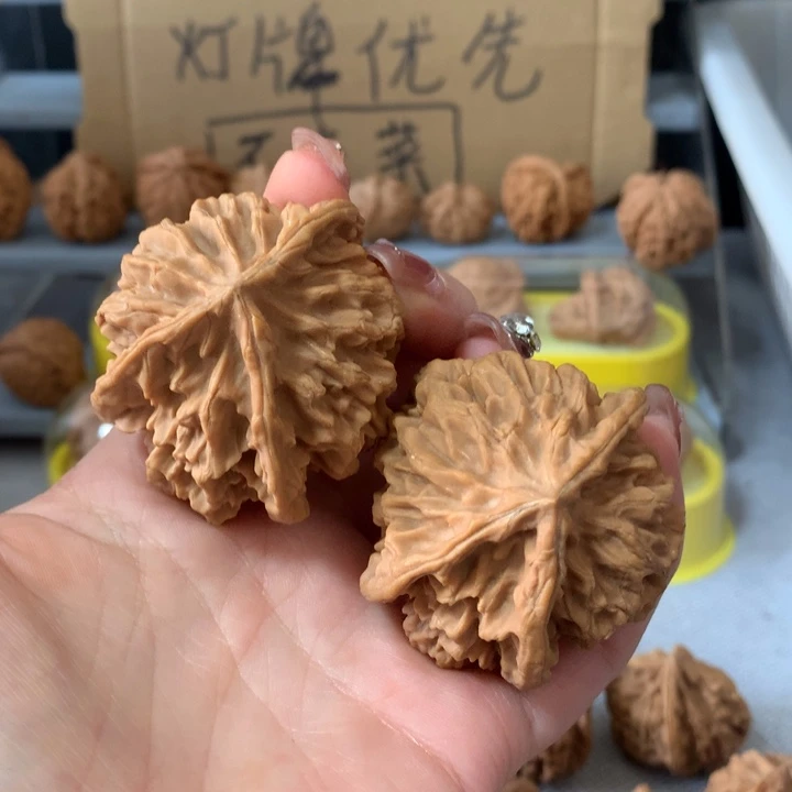 海***9文玩核桃吊坠异形单只，有瑕疵