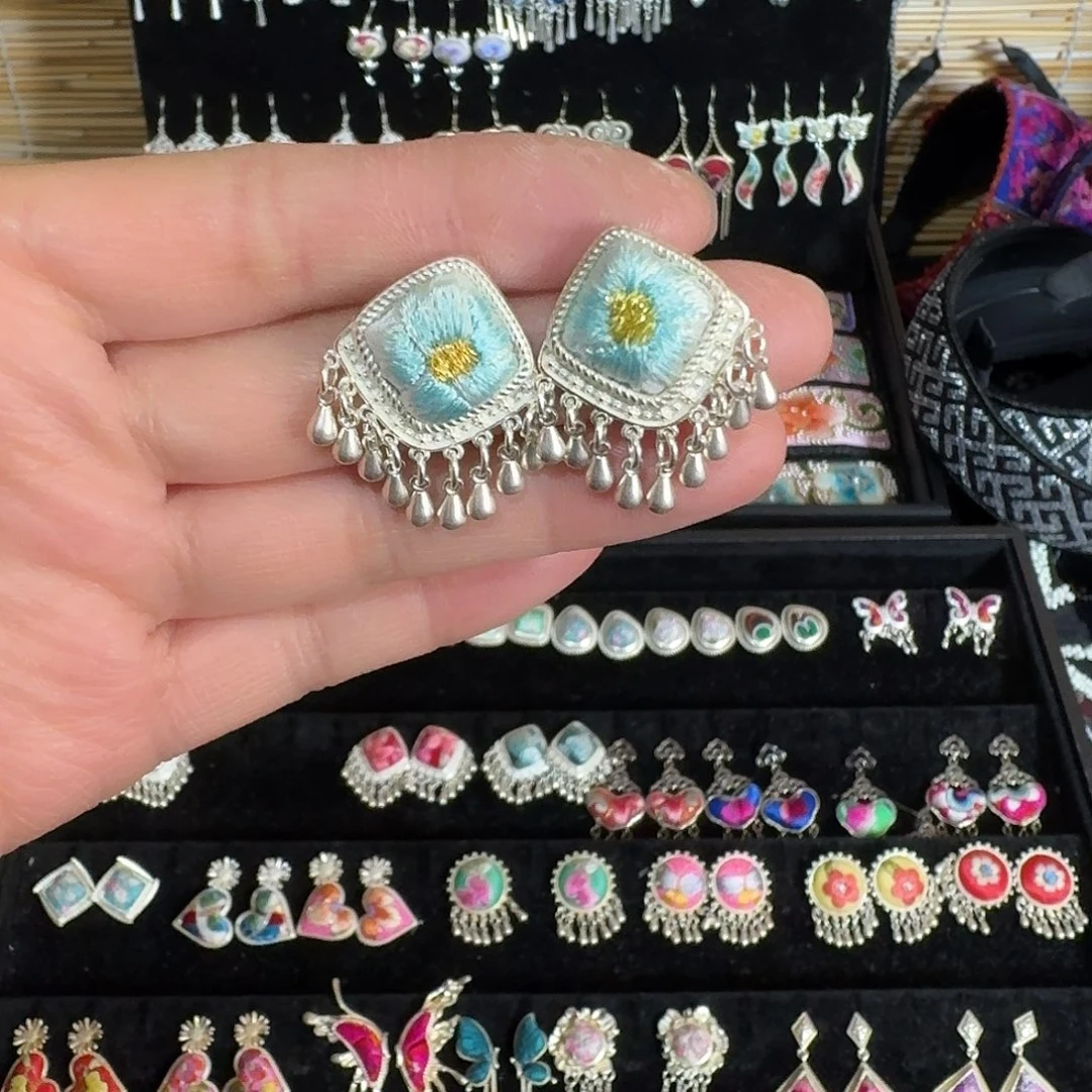 织绣民族风刺绣耳环