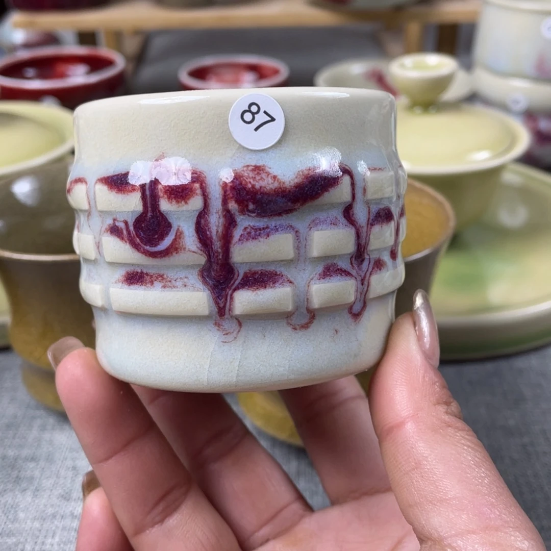 瓷片快***。纯手工制作…………