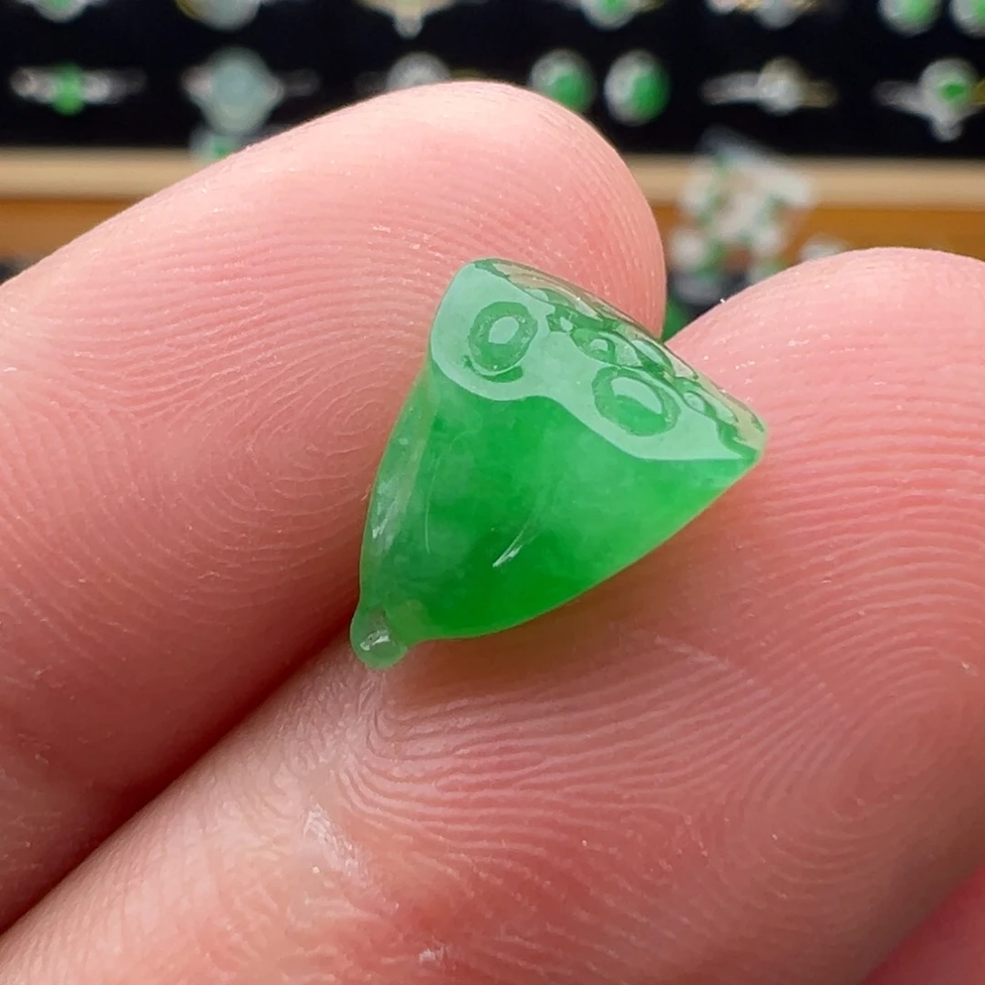 翡翠未镶嵌颈饰莲蓬11