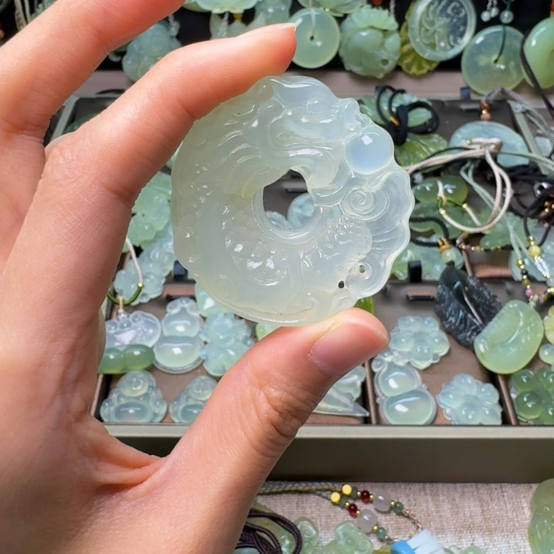 蛇纹石玉项链未镶嵌人**月