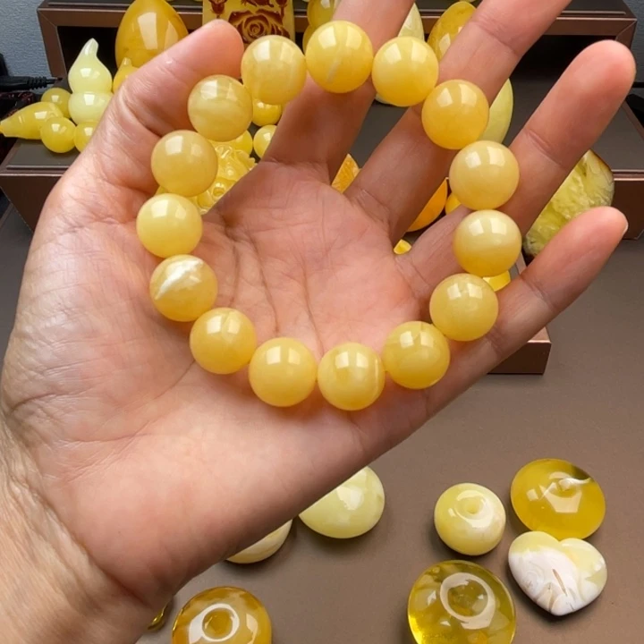 琥珀未镶嵌颈饰蜜蜡