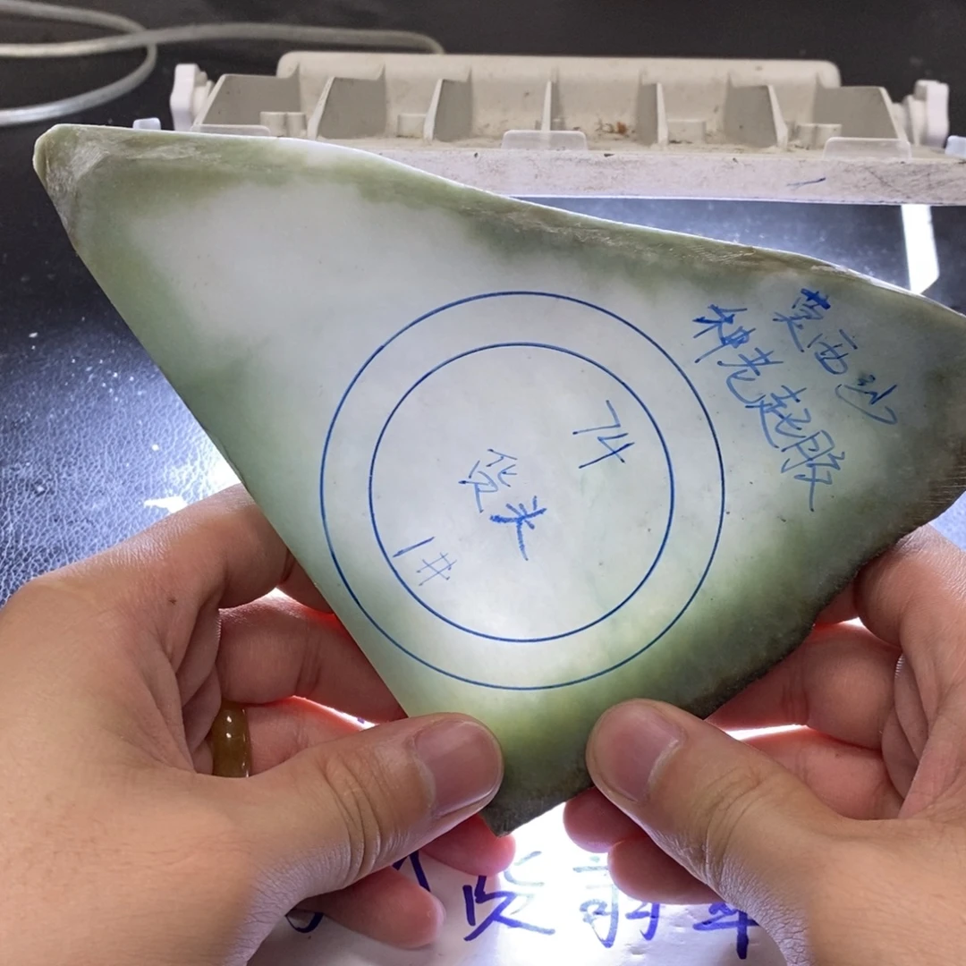 帕***_定制翡翠未镶嵌手镯