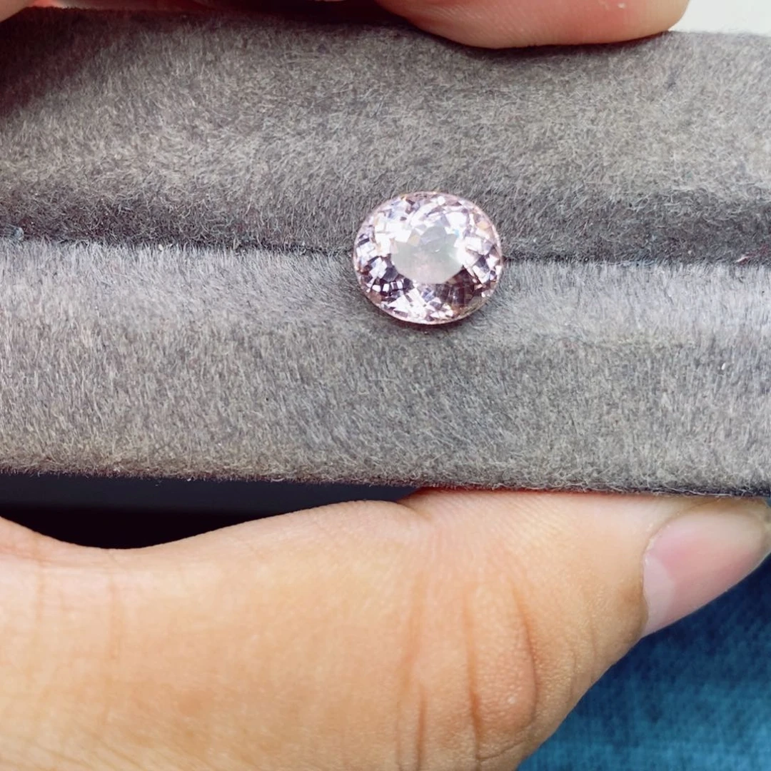 碧玺裸石未镶嵌碧玺3.9克拉