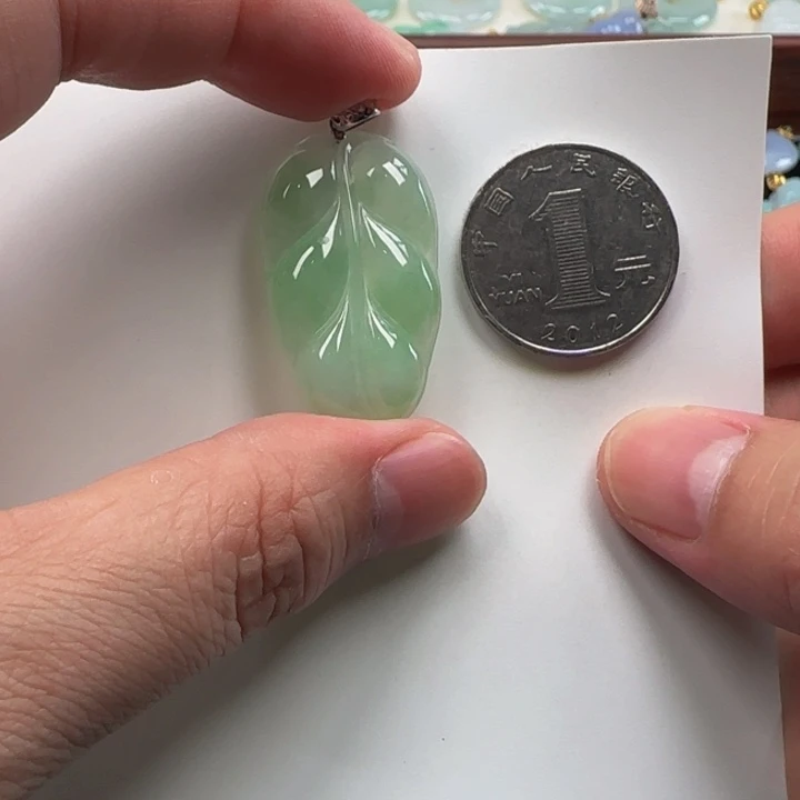 吊坠(不含链)18K金镶嵌翡翠