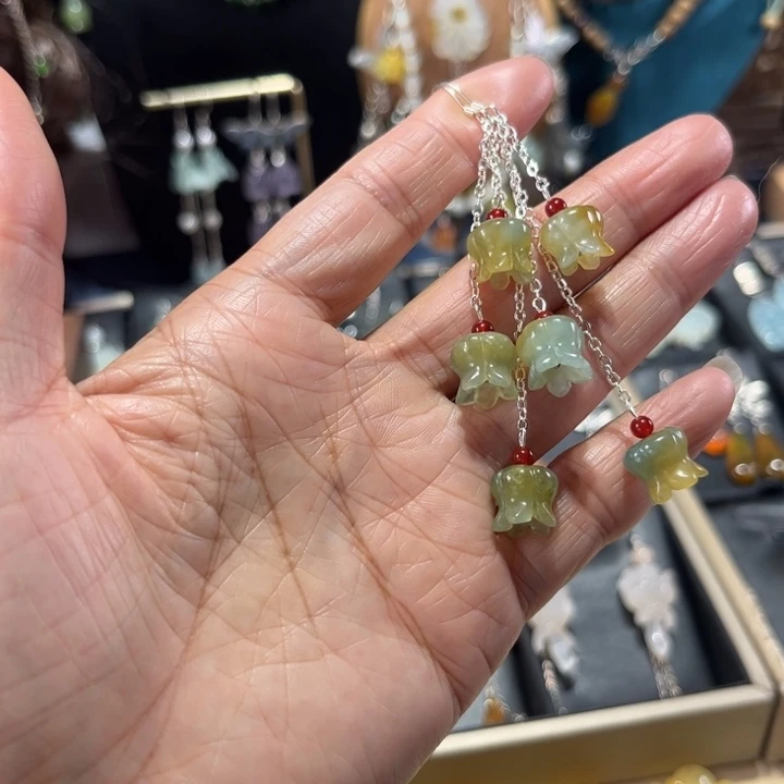 银S925镶嵌蛇纹石玉耳饰