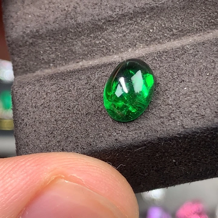 石榴石（沙弗莱）未镶嵌裸石2.3ct卡扎尼