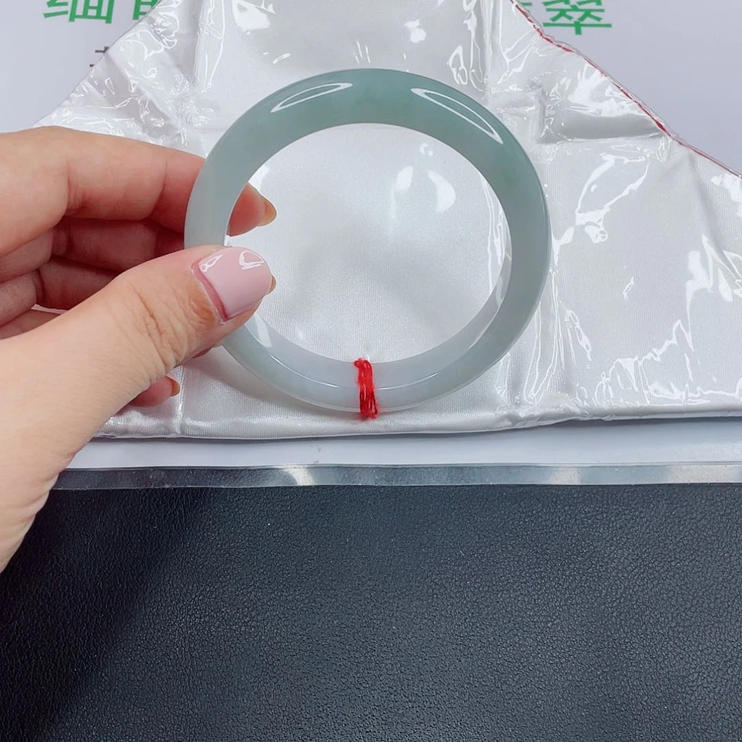 翡翠手镯未镶嵌啾*冰蓝手镯
