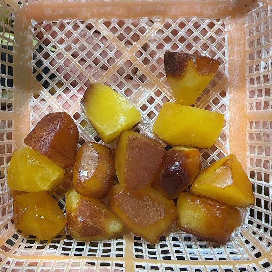 如***是定制琥珀未镶嵌蜜蜡