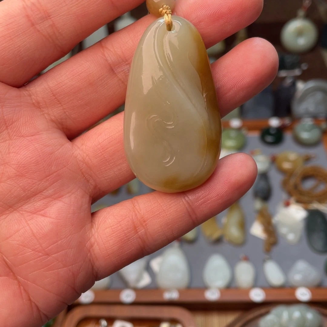 颈饰未镶嵌和田玉彭****勇