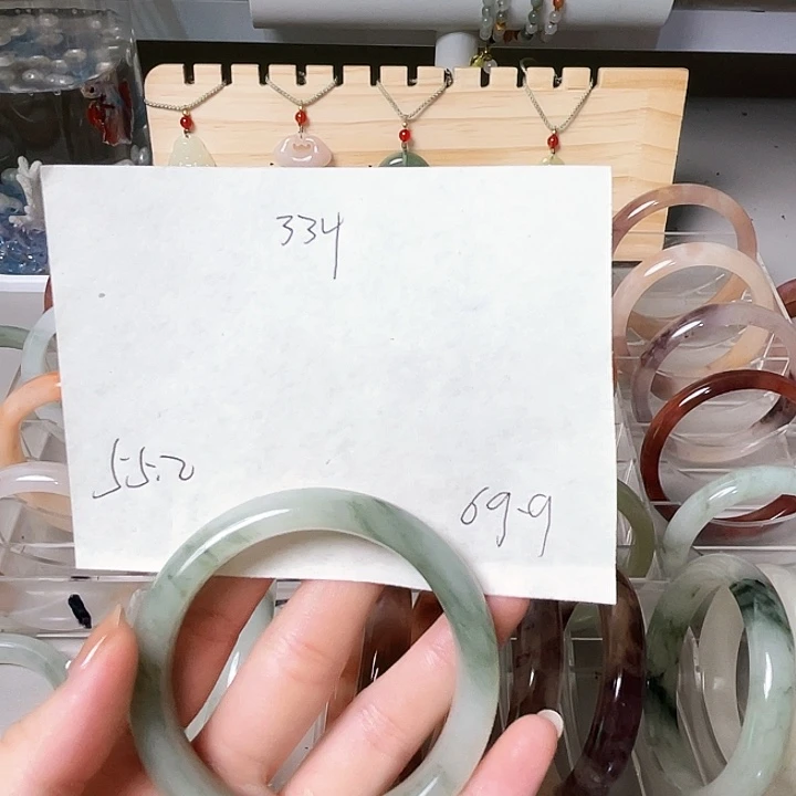 乐***刘石英质玉手镯合金334