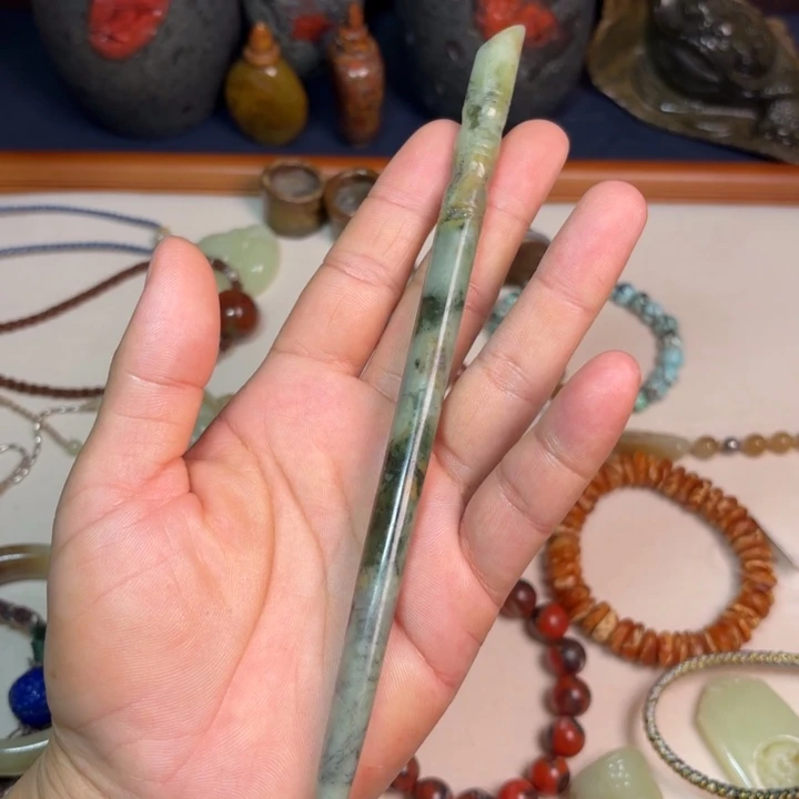 岫玉未镶嵌颈饰预售