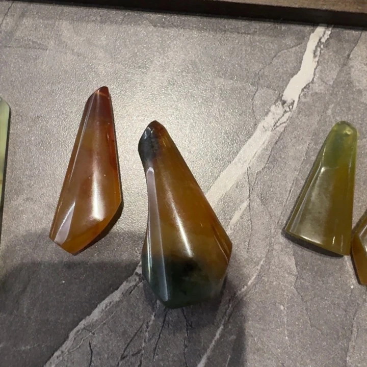 宰***苗蛇纹石玉未镶嵌手镯