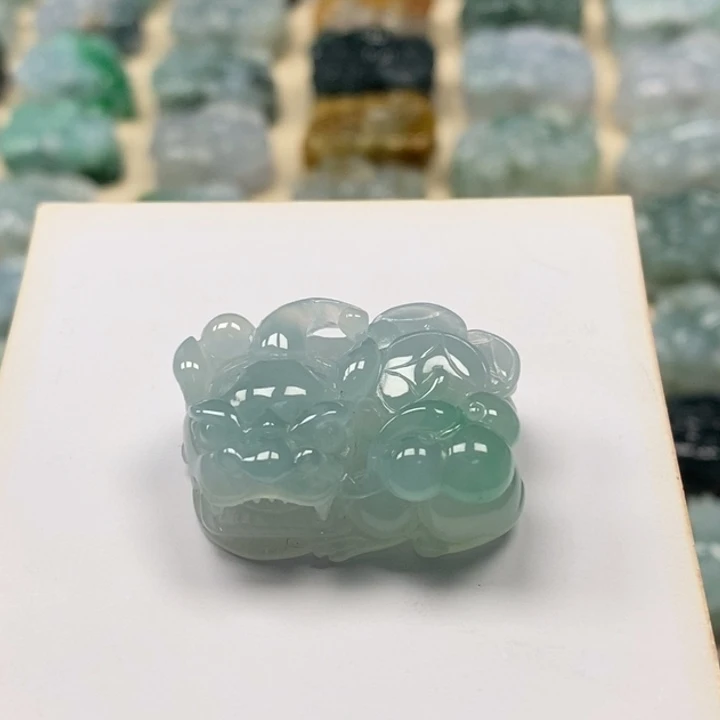 翡翠颈饰未镶嵌天然翡翠貔貅吊坠