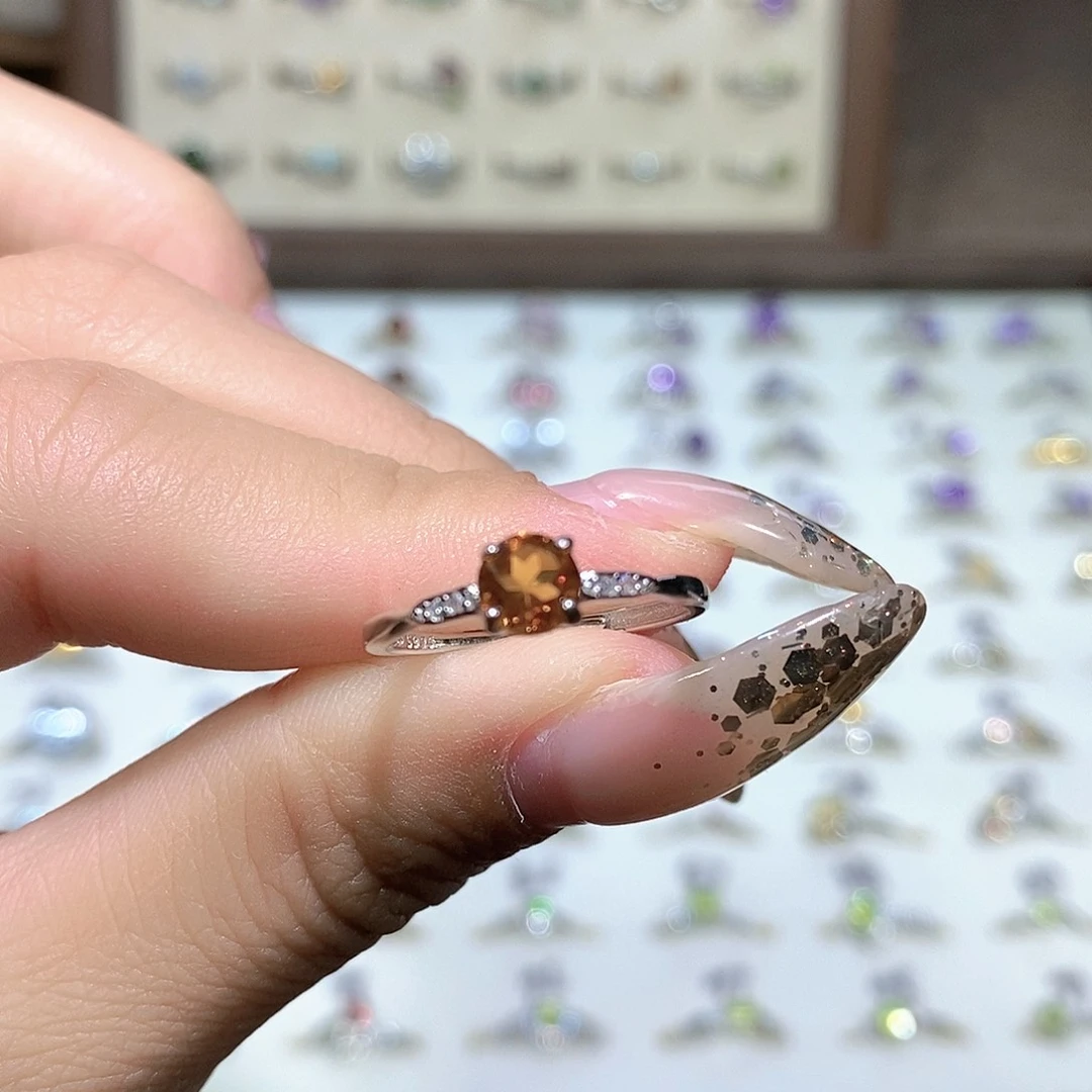 郭***洁戒指水晶银S925镶嵌