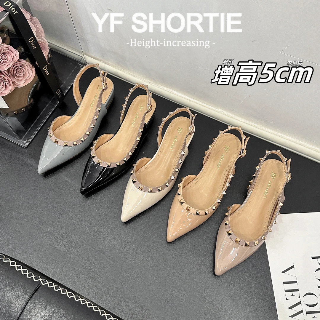甜甜女孩·增高5cm漆皮铆钉坡跟凉鞋女25夏新款性感尖头后绊带拖鞋