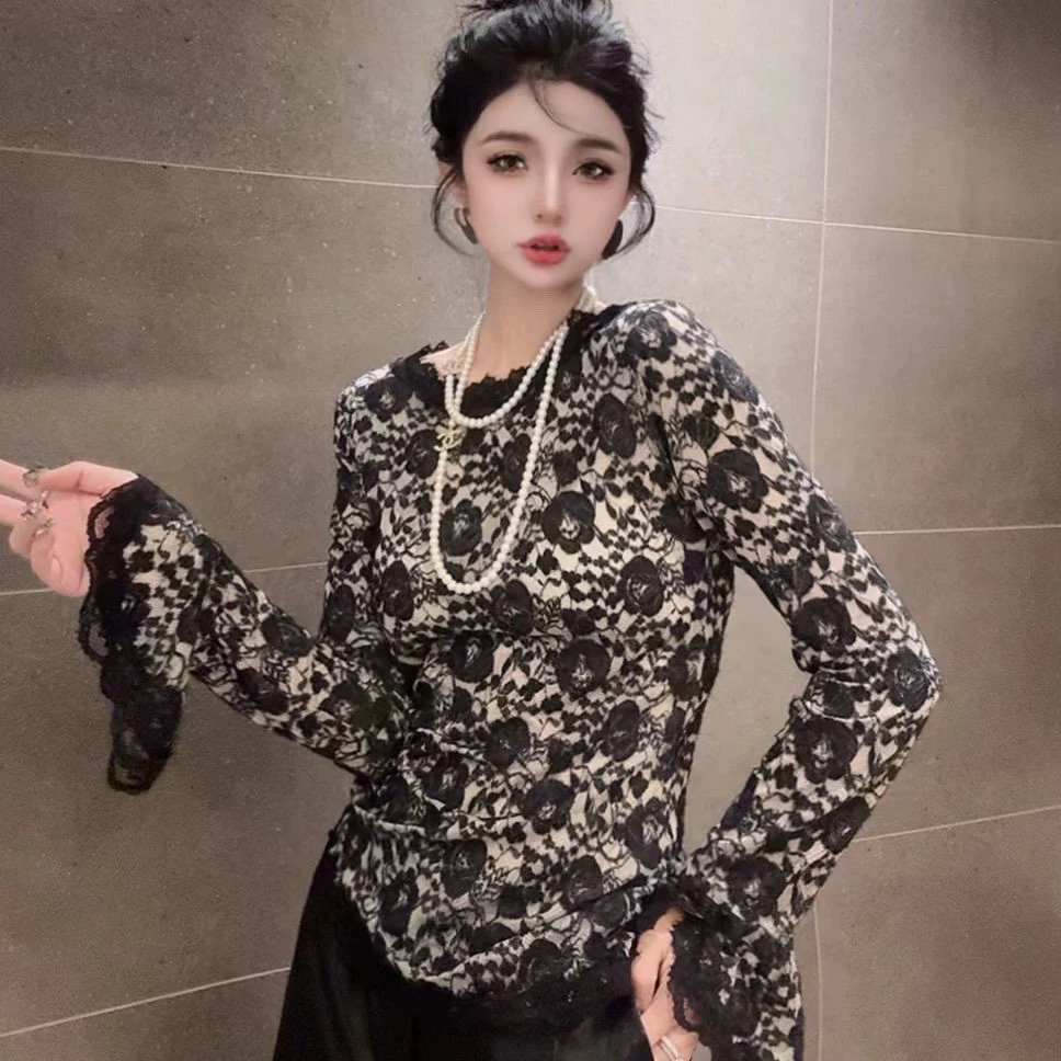秋季辣妹风蕾丝拼接碎花喇叭长袖圆领欧货爆款性感显瘦打底衫上衣