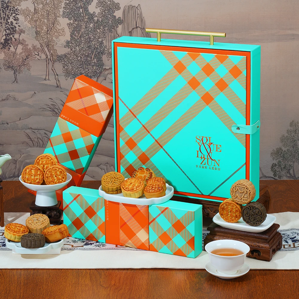 2025年岁月流转中秋传统月饼糕点伴手礼盒装团购送员工送亲朋好友