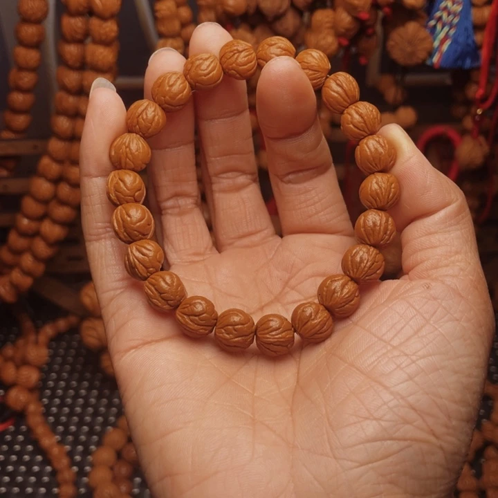 木质类龙纹桃枭挂件