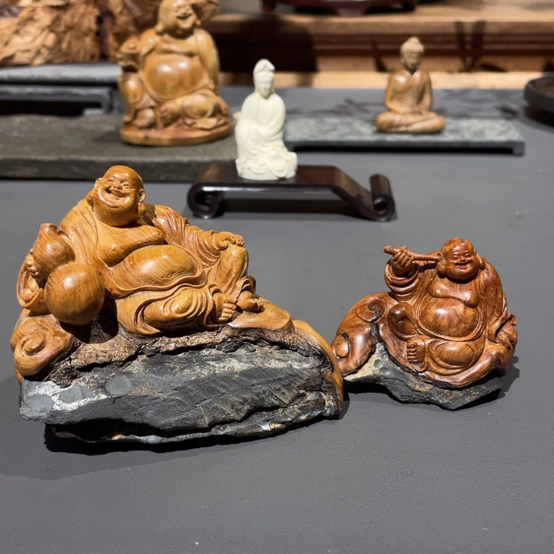 木哈*崖柏抱石工艺品