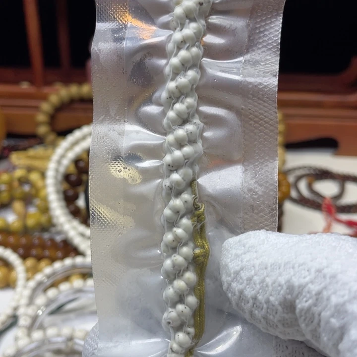 手串星月菩提5蒜瓣大肠骨瓷白