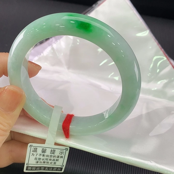 翡翠未镶嵌手镯正圈57