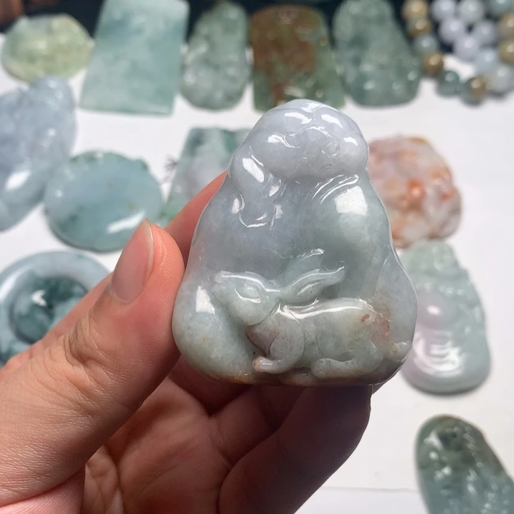 翡翠未镶嵌颈饰兔子13